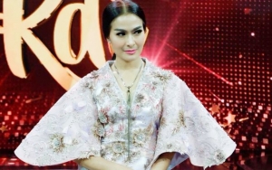 Dikritik Irfan Hakim dan Indra Bekti, IIs Dahlia Bantah Goblok dan Sindir Para Artis 'Penjilat'