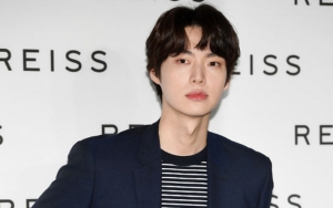 Unggah Selca Terbaru, Ahn Jae Hyun Dibilang Semakin Mirip Goo Hye Sun
