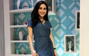 Ayu Ting Ting Pakai Sarung Tangan Hermes Seharga Rp 20 Juta, Netter Nyinyir