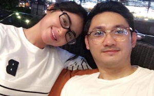 Samakan Istri Seperti Es Krim Kelapa, Gombalan Suami Dewi Persik Banjir Doa
