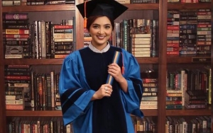 Tampil Super Cantik Saat Wisuda S2, Ashanty Akui Tak Sempat Mandi