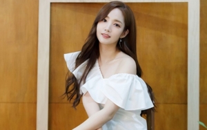 Park Min Young Nangis Saat Klarifikasi Rumor Pacari Park Seo Joon, Begini Komentar Netter
