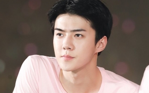 Dukung Suho, Sehun Nonton Musikal dan Pamer Foto Imut Bareng