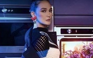 Cuek Kasus Video Porno, Luna Maya Fokus Taman Nasional Komodo