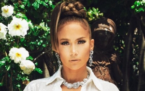 Tiru Gaya Fashion 'Celana Melorot' Ala Jennifer Lopez, Pria Ini Bikin Ngakak