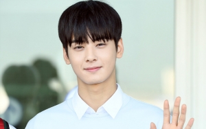 Cha Eunwoo Curhat Punya Bulu Ketek Lebat, Komentar Netter Bikin Ngakak 