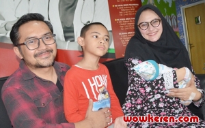 Sedih Tak Bisa Normal, Ini Curahan Hati Zee Zee Shahab Lahirkan Anak Keduanya