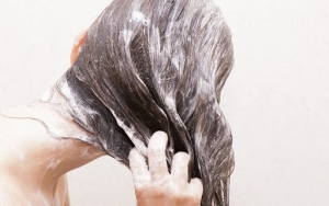Mencuci Rambut Setiap Hari Sangat Tidak Disarankan