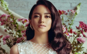 Tetap Cantik Pakai Riasan Freckles, Ririn Ekawati Bikin Netter Terpesona