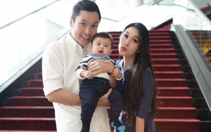 Suami Sandra Dewi Lakukan Hal Ini, Netter Mendadak Ingin Tukar Posisi dengan Raphael Moeis