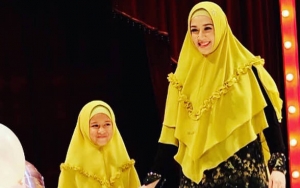 Dina Lorenza Bahagia Pamer Foto Ini Pasca Diam-Diam Cerai dengan Ghatan Saleh