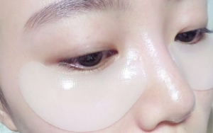 Atasi Mata Bengkak dengan Nature Republic Aloe Vera 92%
