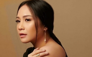 'Minum' Air Patung Singa di Singapura, Nagita Slavina Diperingati Netter