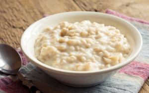 Sarapan dengan Oats Instan yang Ditambah Berbagai Topping Justru Tak Baik