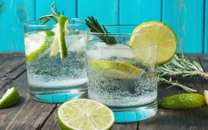 Sparkling Water Bisa Merusak Gigi dan Buat Tubuh Menjadi Gemuk