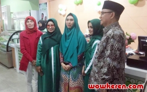 Kembali Buka Bisnis Oleh-Oleh, Oki Setiana Dewi: Semoga Nanti Bisa Diteruskan Anak-anak 