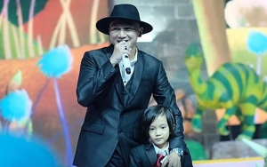 Anji Antar Sang Putra Jalani Operasi Penyakit Sinus Preauricular, Netter Ramai Beri Doa