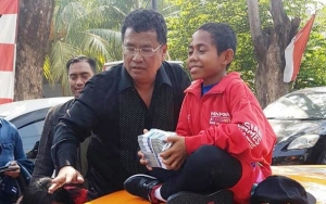 Gandakan Hadiah untuk Joni Rp 50 Juta, Hotman Paris Pamer Sosok Adik yang Tak Kalah Tajir