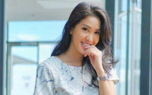 Asri Welas Naik Kursi, Elma Agustin Tampil Cantik Berani Tangkap Ular Piton di 'Office Boy'