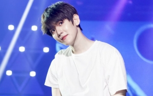 Postingan Ini Bikin Baekhyun Digoda Ganti Profesi Jadi Penjahit