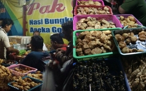 Nasi Kucing Pak Gik di Dekat Kali Semarang