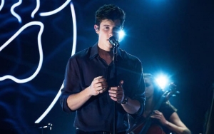 Perdana Pamer Otot Lengan, Fans Sebut Foto Shawn Mendes Ini Harus Dilabeli NSFW