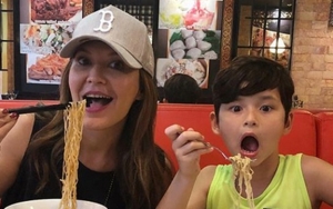 Tamara Bleszynski Hadiri Nikahan Pengasuh di Ponorogo, Penampilan Sederhana Bikin Kagum