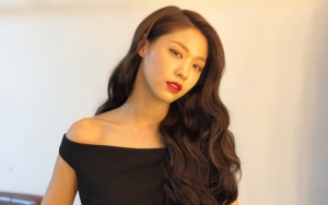 Jadi Model Sampul Allure, Intip Pemotretan Seolhyun AOA di Turki