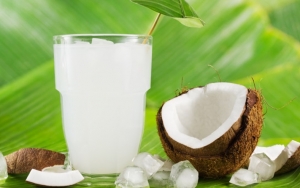 Manfaat Air Kelapa untuk Menyembuhkan Diare