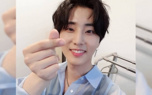Pamer Foto Lempar Toga, Young K DAY6 Banjir Ucapan Selamat