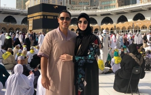 Nia Ramadhani Masih Pirang dan Heboh 'Pesta' Jadi Hajah, Ardi Dikritik Lagi Anak Main dengan Anjing