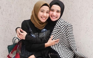 Demi Dapat Selfie Bareng Laudya Cynthia Bella, Zaskia Sungkar Alami 'Drama' Ini