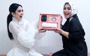 Marah Diperlakukan Tak Sopan, Adik Syahrini Curiga Pelayan Toko Brand Ternama Netizen Julid