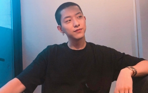Giat Jalani Wamil, Lee Jung Shin CN Blue Pamer Foto Ganteng Kenakan Seragam
