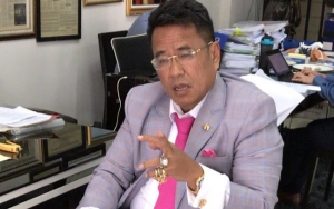 Diajak Dugem di Kolam Renang, Ekspresi Malu-Malu Putra Bungsu Hotman Paris Hutapea Jadi Sorotan