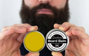 Gunakan Minyak Jenggot atau Beard Balm Agar Tetap Lembap