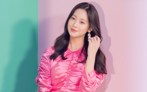 Tampil Serba Pink di Event 'Mulberry', Oh Yeon Seo Diejek Norak