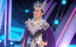 Usai Edit Dagu Lancip, Soimah Kembali Bikin Heboh Bagikan Foto Leher Panjang