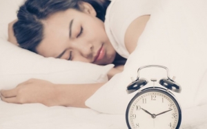 Tetap Tidur Awal saat Berada di Tempat Liburan