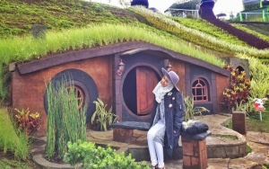 Plaza Garden Wisata Edukasi Rabbit Field A la Rumah 'The Hobbit'