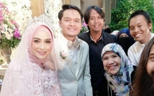 Dicium dan Dinyanyikan Lagu, Aksi Romantis Dito ke Anisa Rahma Saat Nikah Ini Bikin Baper