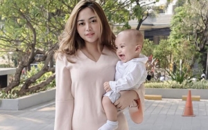 Masih Berusia 9 Bulan, Lucunya Xabiru Putra Rachel Vennya 'Berjalan' Demi Makanan
