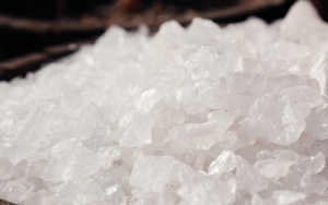 Tawas Telah Dikenal Lama Sebagai Pembasmi Bau Tidak Sedap di Tubuh