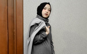 Gaya Duduk 'Ngangkang' Nissa Sabyan Tuai Cibiran Warganet