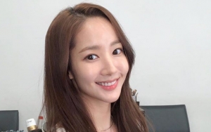 12 Tahun Debut, Park Min Young Umumkan Fanmeeting Pertama