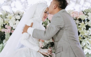 Kejanggalan Resepsi yang Sepi 