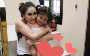 Biasa Tampil Keriting, Rambut Lurus Buah Hati Ayu Ting Ting Banjir Pujian