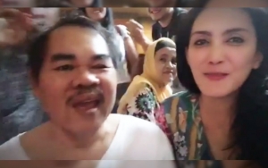 Mat Solar Menangis Dikunjungi Rieke 'Oneng' Diah Pitaloka cs, Warganet Ikut Terharu