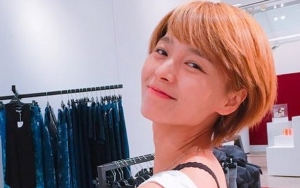 Umumkan Hamil Anak Ketiga, Sunye Tampik Kabar Pensiun