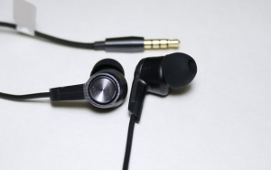 Earphone, Perangkat yang Mudah Dibawa Kemana-Mana